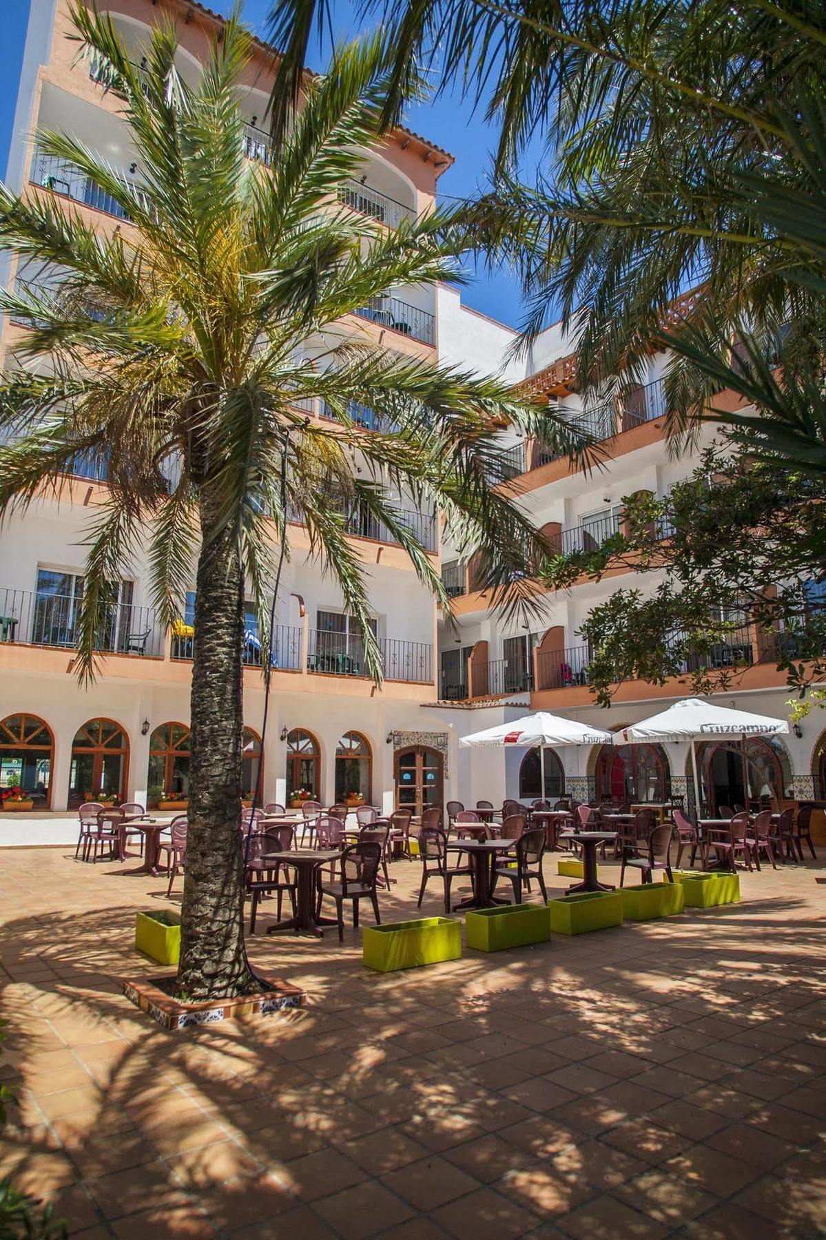 Hotel Comarruga Platja 외부 사진